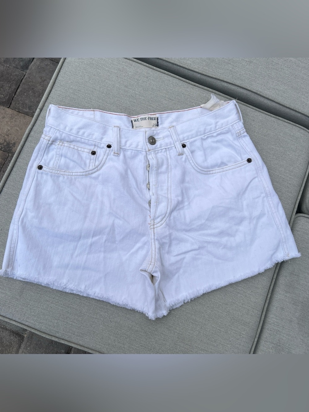 We The Free White Denim Frayed Hem Women's Shorts Size 28- Ivy Mid rise